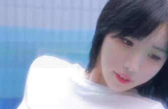 在Addielyn(에디린)的写真里，脚丫与角色的奇妙碰撞
