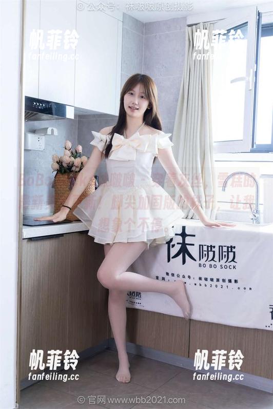 BoBoSocks袜啵啵 - 穿着灰丝，雪糕的最新美图更新！脚尖加固版的样子，让我想象个不停。