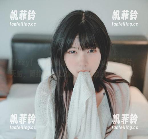Hizzy(히지)的最新“PureMedia”照片，天呐，简约得连我这颗浮躁的心都静下来了。