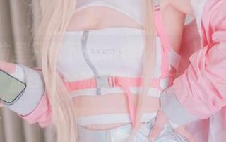 我头脑里只剩下Jenny(정제니)的短裙和那些极致的美图，简直……