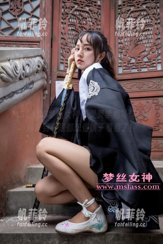 MSLASS梦丝女神 - 灵灵学后写真，福利好到邻居都想借镜子看看了！