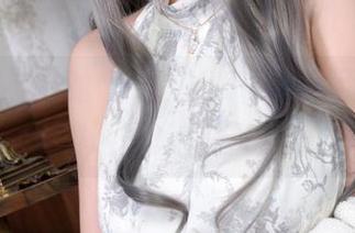 Machi马吉的修女写真，下次见面得问问她的造型师有啥秘技。