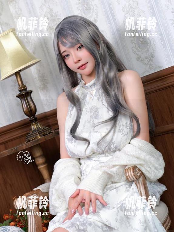 Machi马吉的修女写真，下次见面得问问她的造型师有啥秘技。