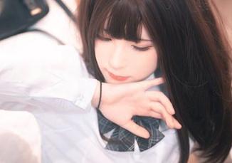 Quan冉有点饿的婚纱最新套图：穿上那么漂亮，真担心她被食物绑架！