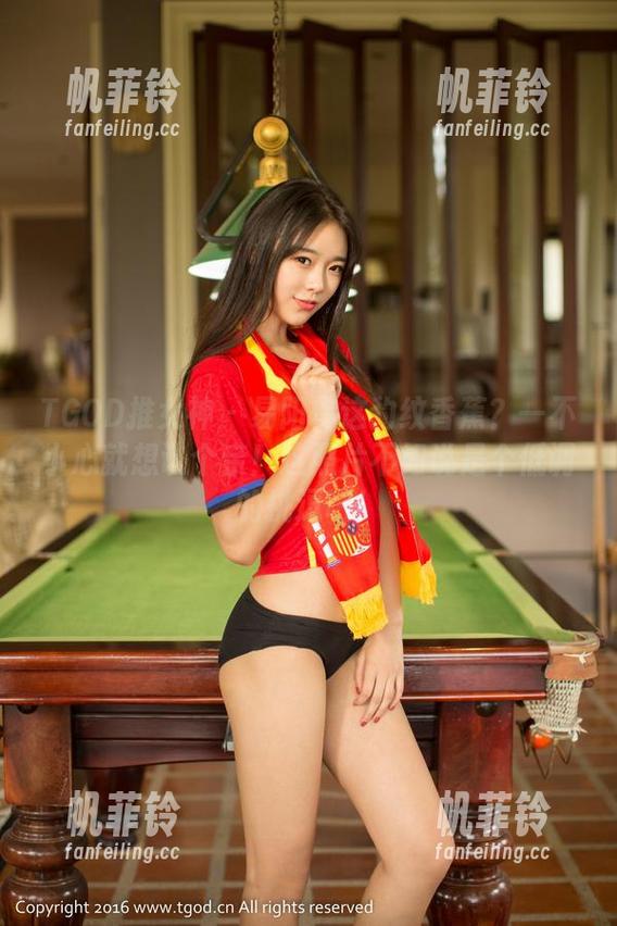 TGOD推女神-易阳 TGOD推女神 - 易阳你这豹纹香蕉?一不小心就想认个亲!这照片不如说是个低调的挑逗吧!