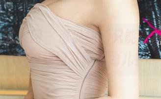 UGirls尤果网 – 谁说福利只能是瓜，陈宝拉的姐姐写真来劲儿！