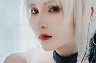 向Vams子取经，蛇皮泳装全集教你游刃有余。
