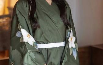 Xiuren秀人网 – 伍晓丽Shirley的圣诞写真，岁月慢了一点