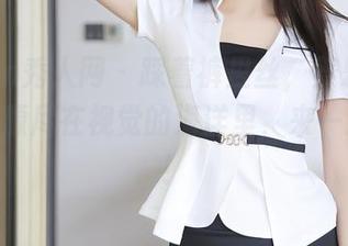 Xiuren秀人网 – 踩着裤里丝，养乐多Doll的资源尽在视觉的海洋里，来一波免费！