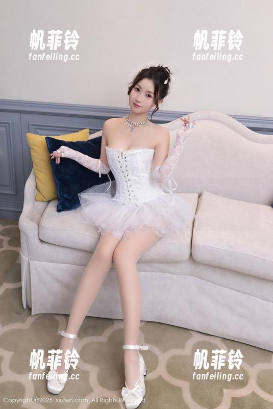 Xiuren秀人网 - 尤妮丝最新作品：浴缸里的小冒险，可能会湿哦！