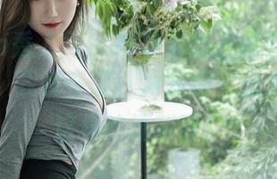 Xiuren秀人网 – 每次看到张庭蓉的万圣节套图，我都在想，为啥能“免费”拿到这样的福利呢！
