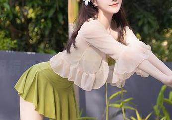 Xiuren秀人网 – 戴允祺zoe的无圣光写真，眼镜成了灵魂，似乎在和你对话。