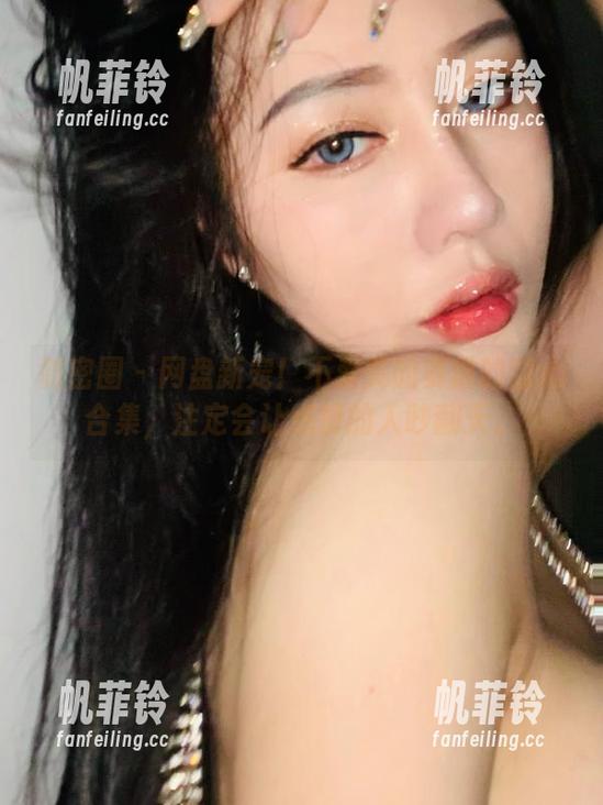 微密圈 - 网盘新宠！不爱笑的赛琳的甜心合集，注定会让点赞的人吵翻天。