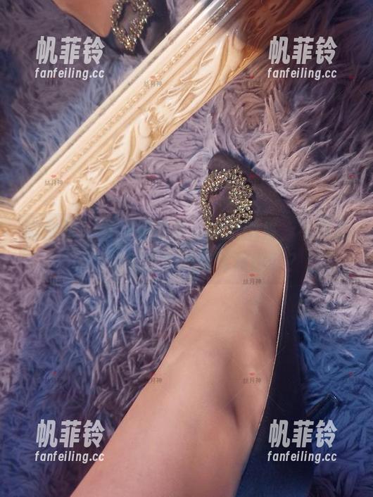 微密圈 - 丝月神的最新泳衣图集，不带点厚道的阻止我想泳池溜达吗？