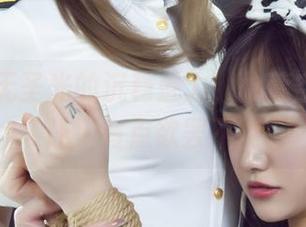 丽柜 – 无圣光的沉稳魅力，怡萱空姐写真让人有点欲罢不能