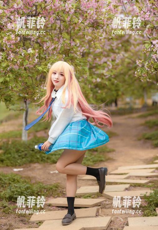 时不时来点小私拍，九九八吖的女孩资源随意翻