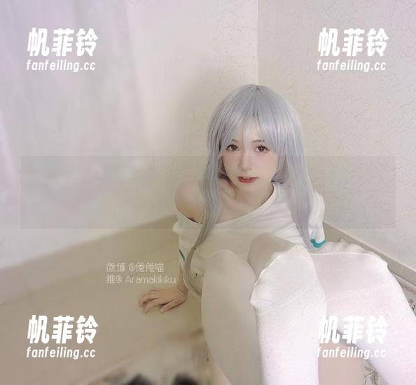 这校园COS没谁了，倦倦喵的资源用得恁欢实！