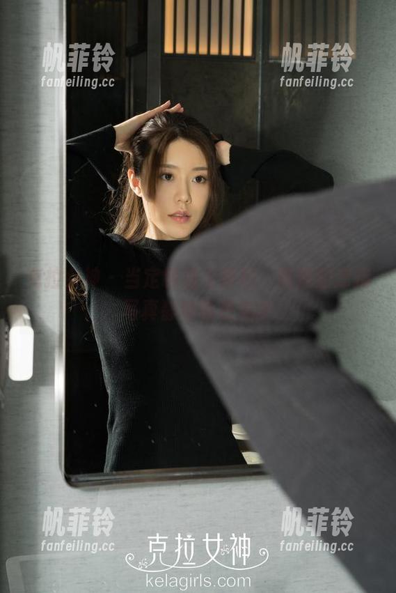 克拉女神 - 当定制遇上简约，燕妮的凉拖写真静静叛逆美学