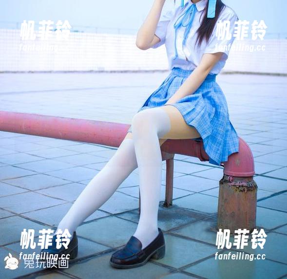 套图时间！兔玩映画的吊带短裤，让人目光难离的画面。
