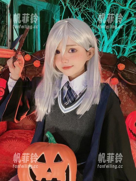 六二二同学：一组美图，好像女王在我眼前走过，真想下载这份高贵。