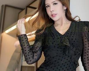 嗲囡囡 – 周大萌：空姐与高清图册，轻松驾驭职场风云