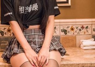 头条女神 – 连体衣与身姿的碰撞，JennyR的高清写真，让人忍不住想多看几眼！