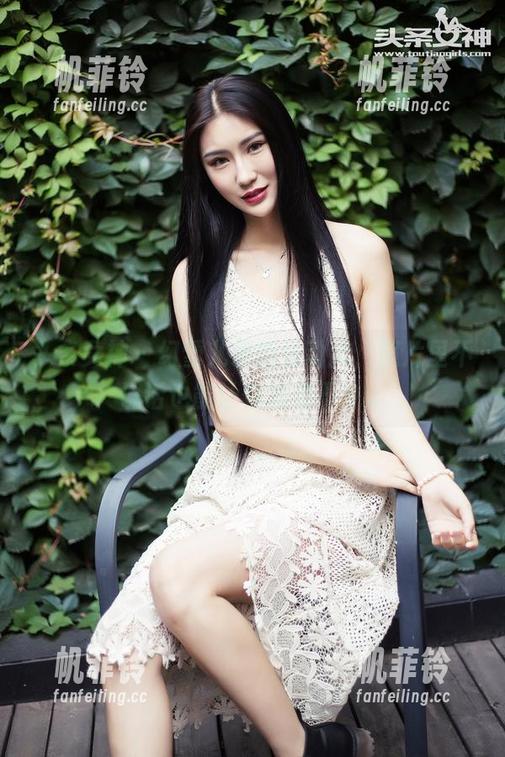 头条女神 - 幻雪儿最新运动风，照片里不说话也能让你猜想不少。