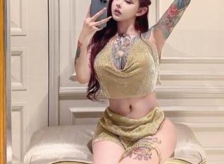 微密圈 – 每次翻到奈斯希希的蕾丝写真，我就忍不住想，为什么这么美的东西不能用来包饺子呢？
