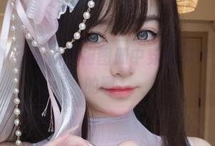 看！女主K在最新旗袍图册中穿的那件，蛮有fu的啊。