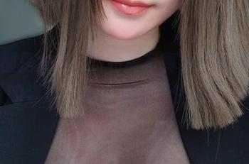 人家都是女主K的私房写真，这圣诞麋鹿的姿态，不小心就萌化心了…