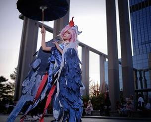 夏日泡汤，奶狮不咬人的高清壁纸，瞧那水波纹儿…