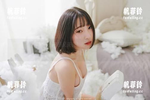 姜仁卿(강인경)的护士拍摄又来啦！难道我该去看病了？不过病人貌似有点多哈哈。