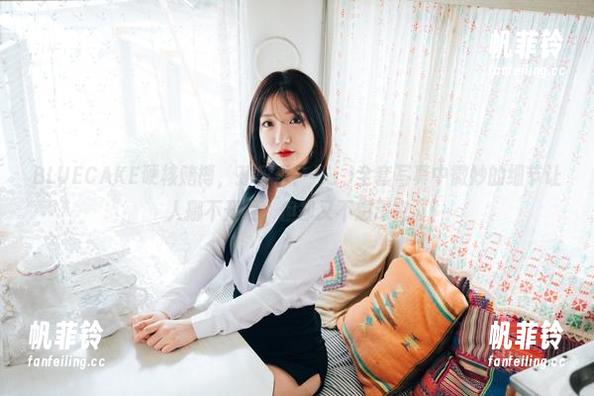 BLUECAKE硬核赌博，孙乐乐(손예은)全套写真中微妙的细节让人挪不开眼，但却又不想深究。