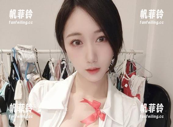 微密圈 - 小玉吃果冻的校园最新原图，一边读书一边美丽，这操作也太绝妙了吧。