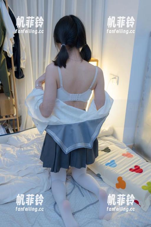 少女秩序 - 定制你的视线：小鱼的粉色肚兜真是俏皮得不行！