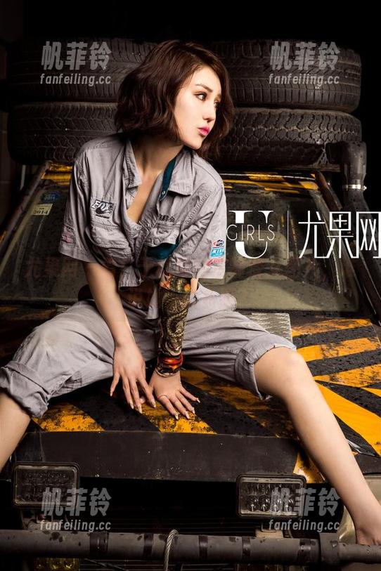 尤果网 - 看！于梓馨的定制修女图片，谁说她不能多面？