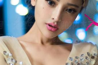 尤果网 – 无意中看到米妮的内衣写真，图包里的一小块却能撩动我的心。