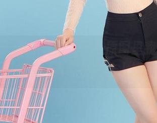 尤果网 – 米米化身女王，原图里我看到的不只优雅，资源也是让人捧腹！