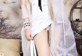 希希_啾—高清图册，诡谲黑暗的通讯官，滤镜下的逆袭？