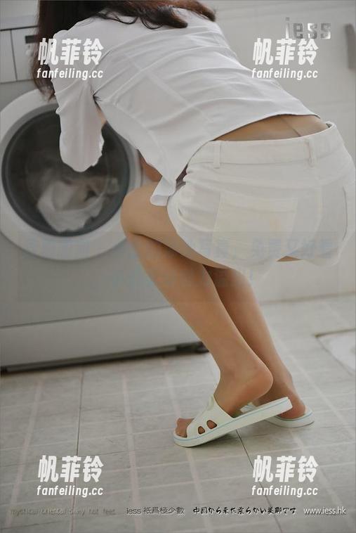 异思趣向 - 小宝的泳池写真，免费又好看，小心无线魅力溢出！
