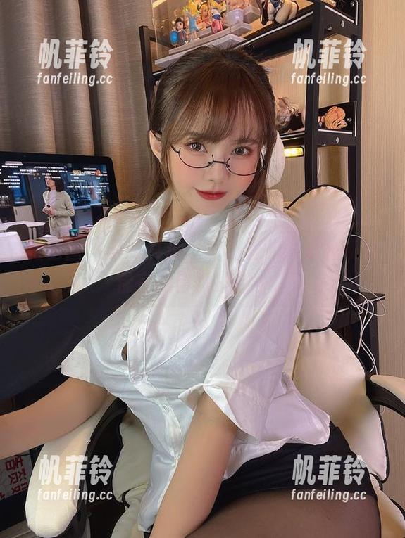 张思允 微密圈 - 身临其境,户外里的张思允,仿佛在跟自然打招呼。