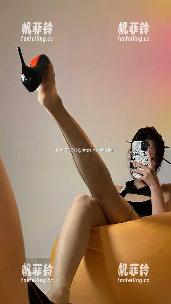 徐绾绾yyyy 微密圈 - 徐绾绾yyyy的低调高清瑜伽:下载吧,试试让身体柔软得像棉花糖!