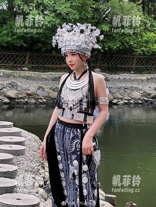 御子Yumiko说：这件毛衣，定制了我所有的小情绪！