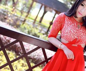 推女神 – 来吧，让婕西儿的美腿壁纸给你的手机换个新装！