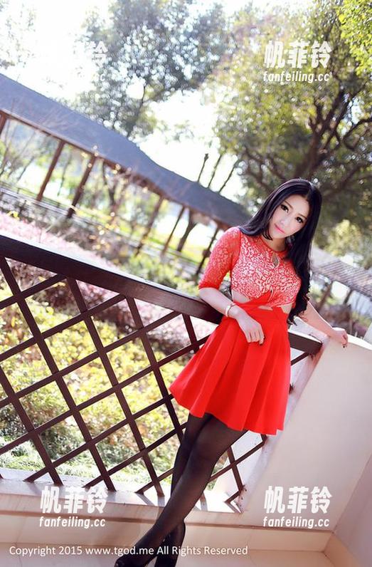 推女神 - 来吧，让婕西儿的美腿壁纸给你的手机换个新装！