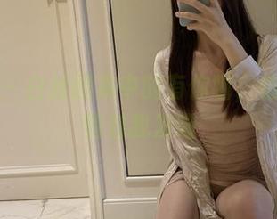 微密圈 – 白丝图集中的有你喵，仿佛在悄悄对我发喵