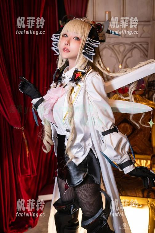杨衣yangyiCrown写真：不用王冠也能做“女王”的日常！