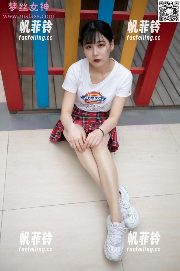 梦丝女神 - 乔儿说：别担心，免费制服写真，穿上即是风潮！