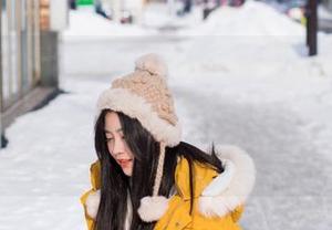 爱蜜社 – 白色是雪儿Cier的底色，图库里这组写真能让人误以为快要下雪了，哈哈！