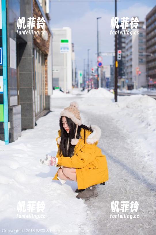 爱蜜社 - 白色是雪儿Cier的底色，图库里这组写真能让人误以为快要下雪了，哈哈！
